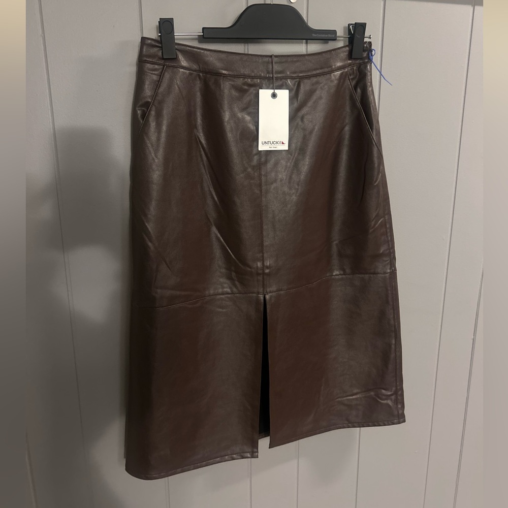 nwt untuck it skirt